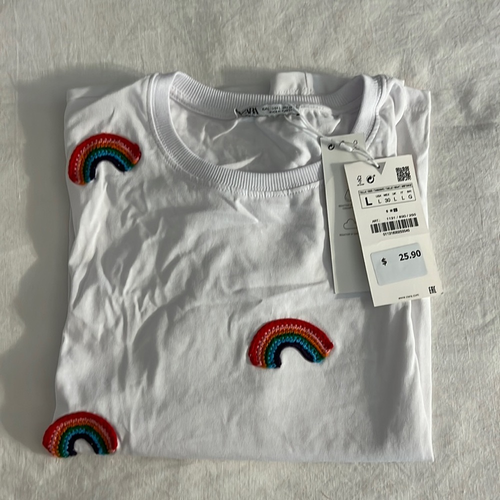NWT Zara White Crew Neck w/Embroidered Rainbow Tee